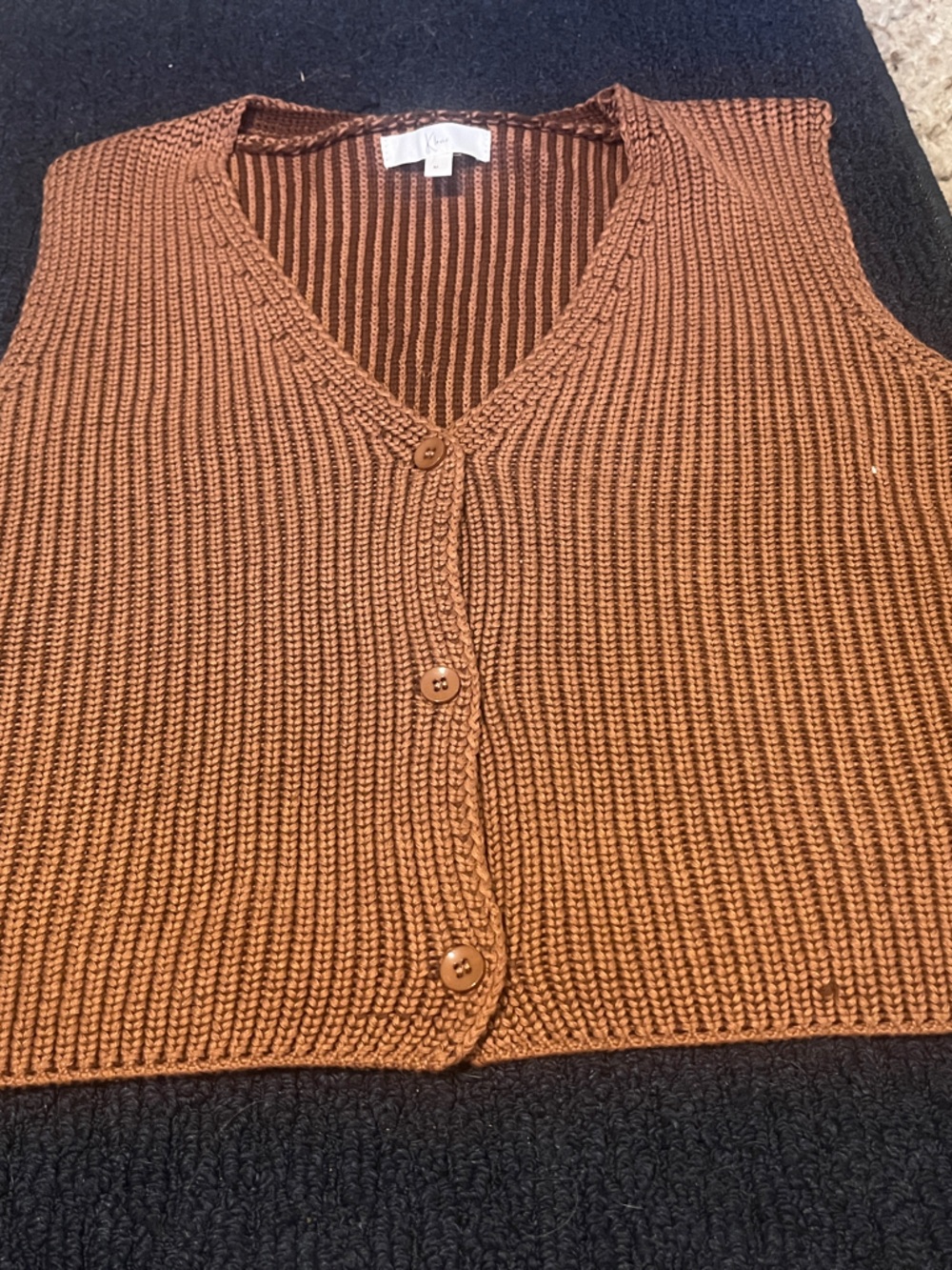 Women’s Chunky Knit Button-Front Sweater Vest